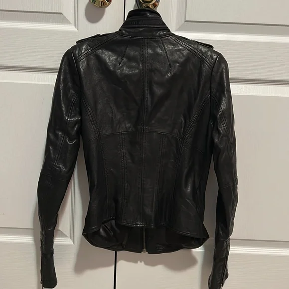 Leather jacket - Picture 2 of 8